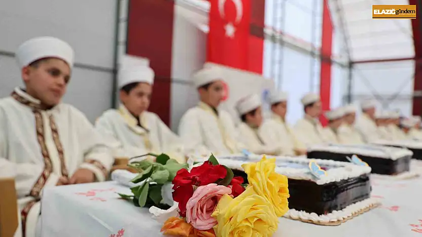 Altınçevre Kur'an kursunda hafızlara özel tören: 22 hafız için 22 pasta kesildi