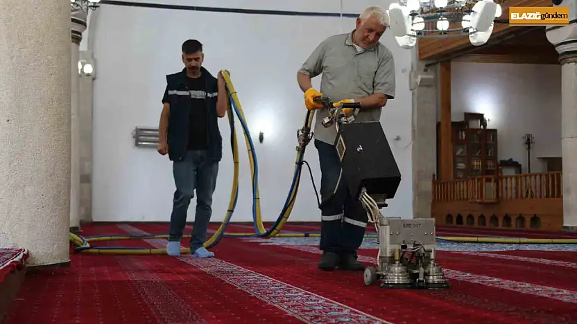 Elazığ Belediyesinden yoğun bayram mesaisi
