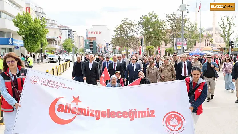 Elazığ'da 'Aile Yılı' yürüyüşü