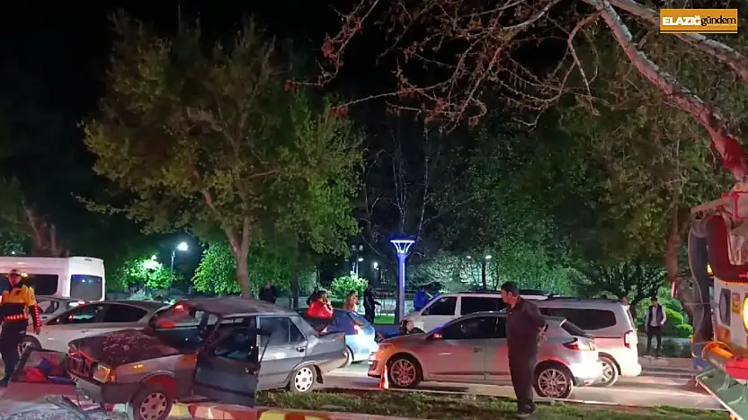 Elazığ'da zincirleme trafik kazası: 2 yaralı