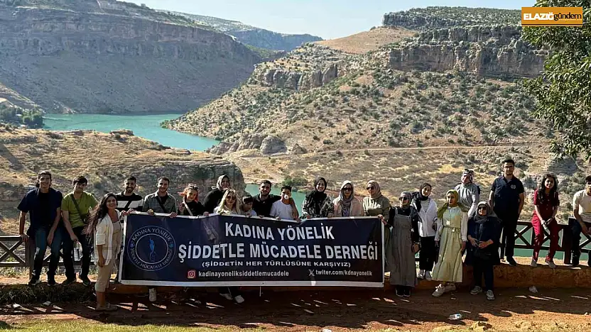 Elazığlı kadınlar ve gençler Diyarbakır'ı gezdi
